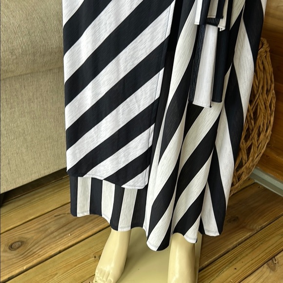 INC International Concepts Black and White Asymmetrical Wrap Skirt - Picture 4 of 7